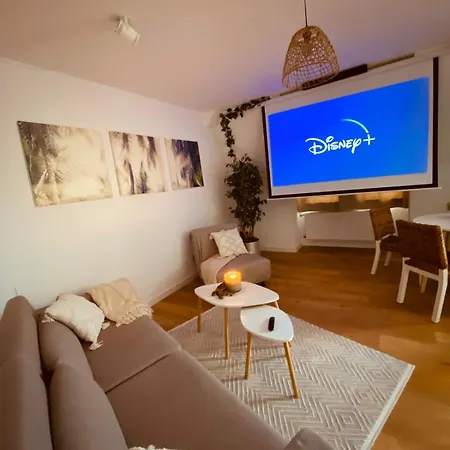 Apartamento Cinema - Kitchen & Balcony *