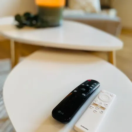 Apartamento Cinema - Kitchen & Balcony