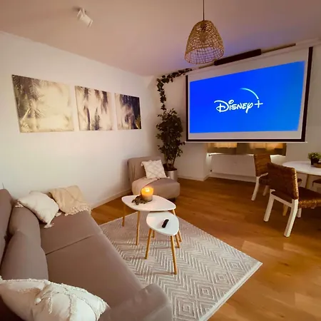 Cinema - Kitchen & Balcony Apartamento