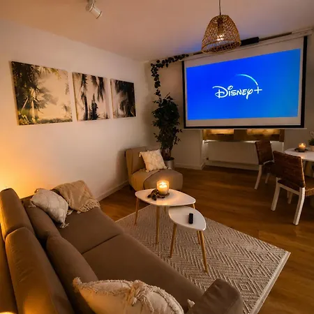 Apartman Cinema - Kitchen & Balcony
