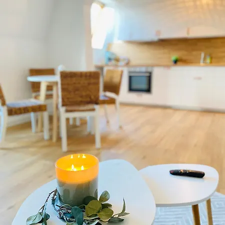 Apartman Cinema - Kitchen & Balcony Magdeburg