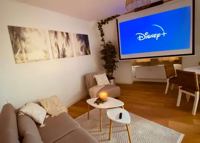 Apartman Cinema - Kitchen & Balcony Magdeburg