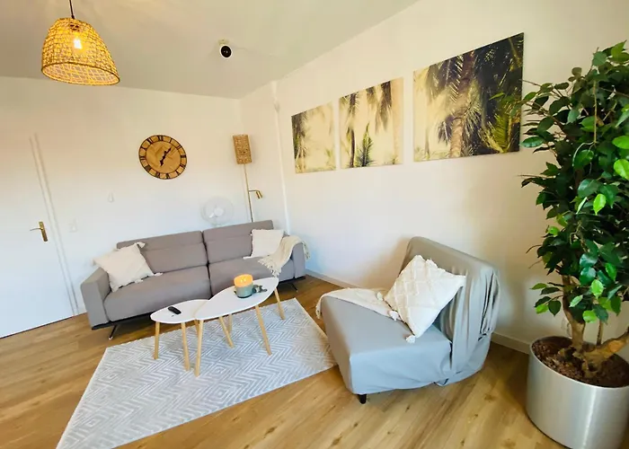 Cinema - Kitchen & Balcony