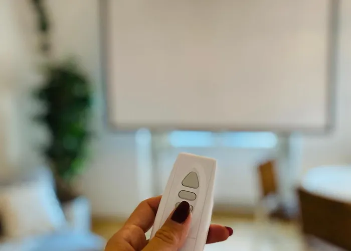 Apartman Cinema - Kitchen & Balcony Magdeburg