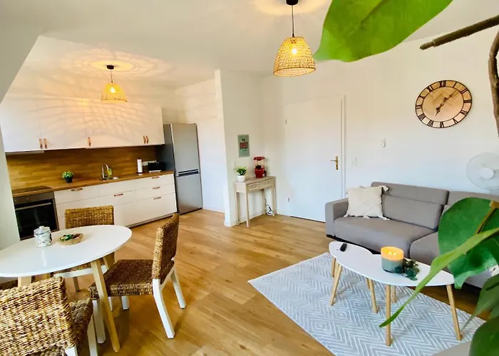 Apartman Cinema - Kitchen & Balcony *